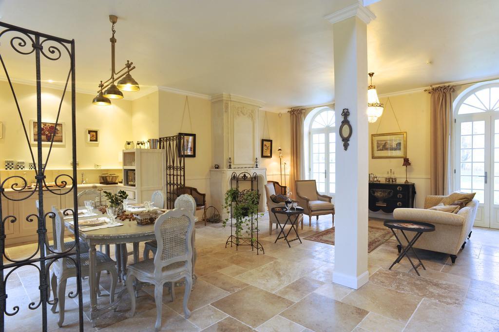 L'Orangerie Du Grand Jardin Villa Condé-sur-Seulles Oda fotoğraf