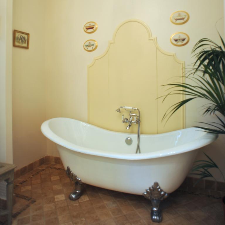 L'Orangerie Du Grand Jardin Villa Condé-sur-Seulles Oda fotoğraf