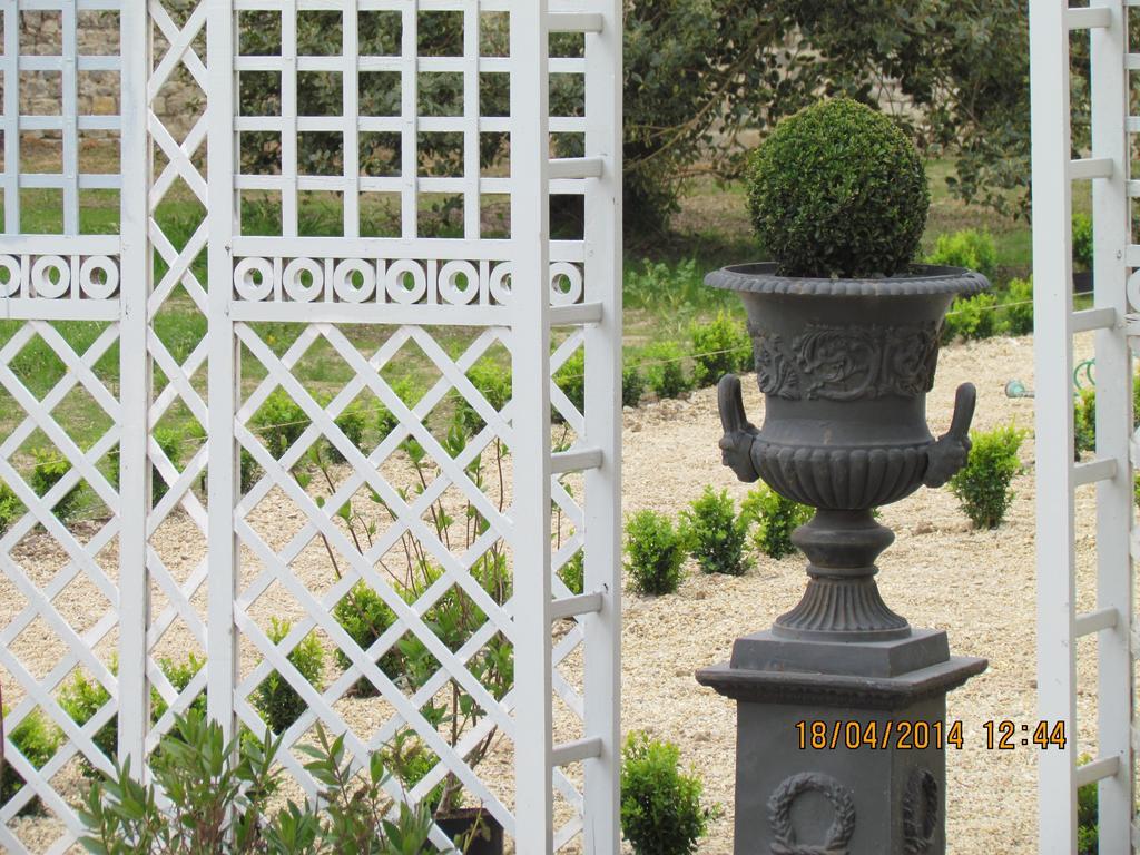 L'Orangerie Du Grand Jardin Villa Condé-sur-Seulles Dış mekan fotoğraf